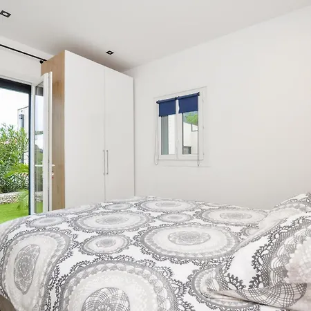 1 Bedroom Lovely In *